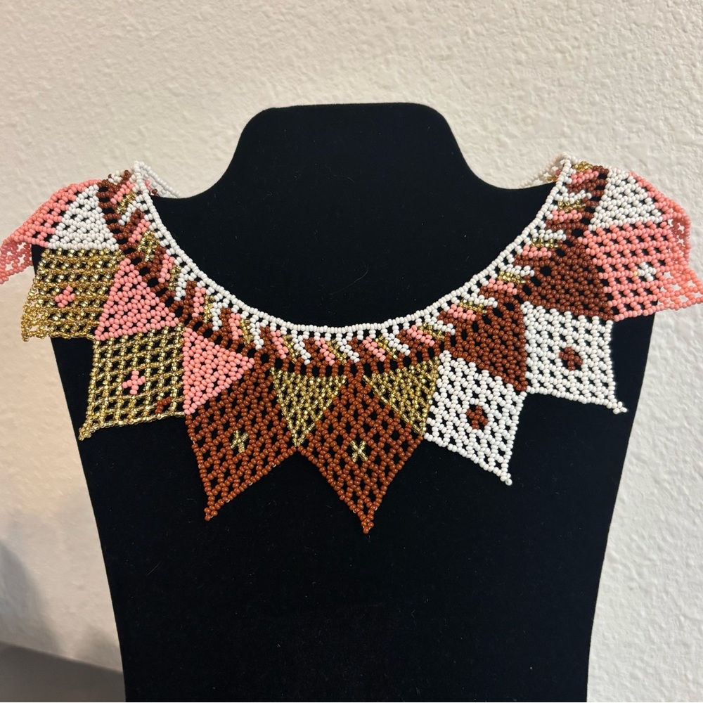 💕New Listing 💕 Artisan Vibrant Beaded Necklace